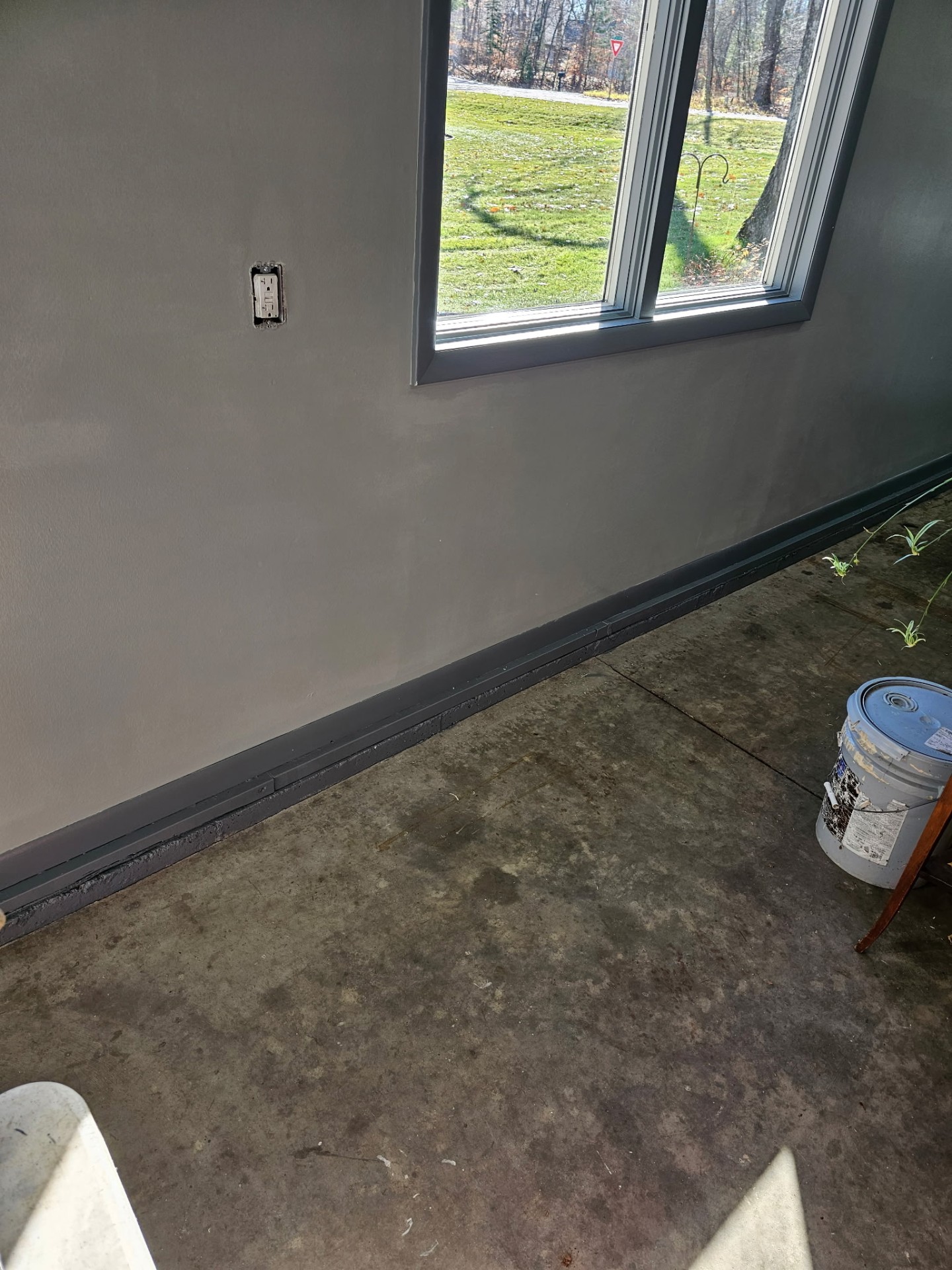 Sharp trim and baseboard paint work
